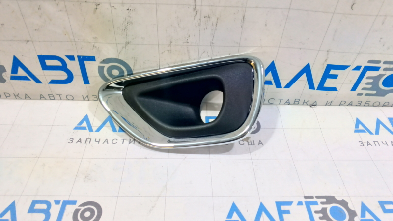 Fog light frame under the left trim Jeep Grand Cherokee WK2 14-16