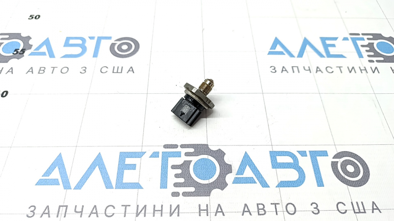 Fuel pressure sensor for Kia K5 21-24 1.6T on the fuel rail