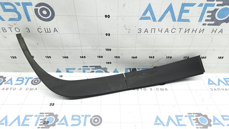 Rear left fender arch trim for VW Tiguan 2018, cracked, scratches
