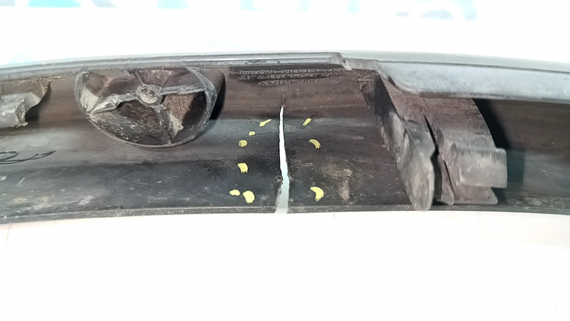 Rear left fender arch trim for VW Tiguan 2018, cracked, scratches