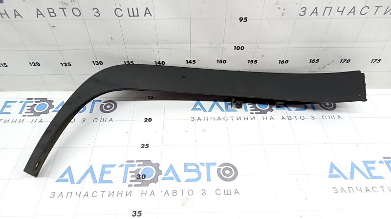 Rear right fender arch trim for VW Tiguan 09-18 SEL, on the bumper, scratches, broken mount