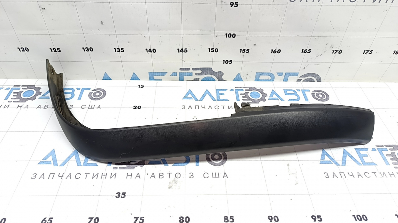 Rear right fender arch trim for VW Tiguan 09-18 SEL, on the bumper, scratches, broken mount