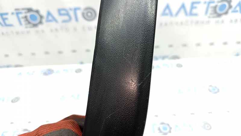 Rear right fender arch trim for VW Tiguan 09-18 SEL, on the bumper, scratches, broken mount