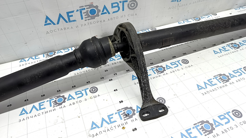 VW Tiguan 09-17 cardan shaft, microcracks in the suspension and front coupling, torn rear coupling