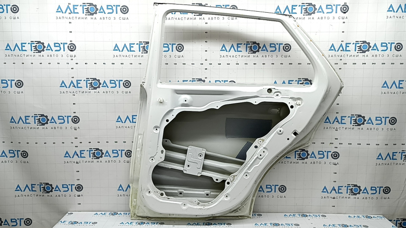 Kia Niro 23-26 white SWP rear right door with glossy upper chrome molding