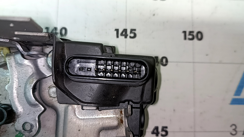 Volvo XC60 18-19 rear left door lock with child protection