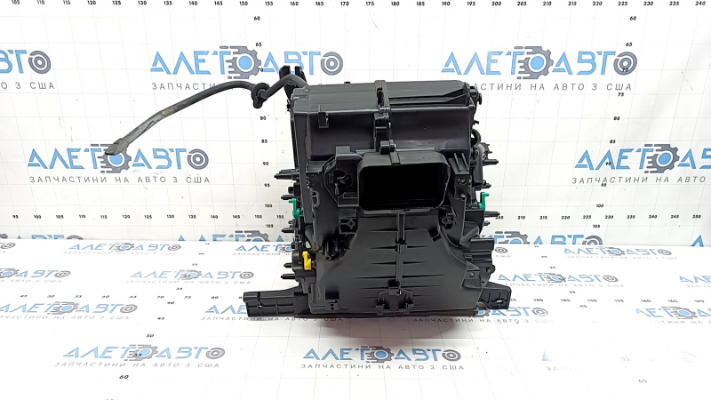 The bare heater housing of the Kia Niro 23-26 PHEV air conditioner for the rear row airflow