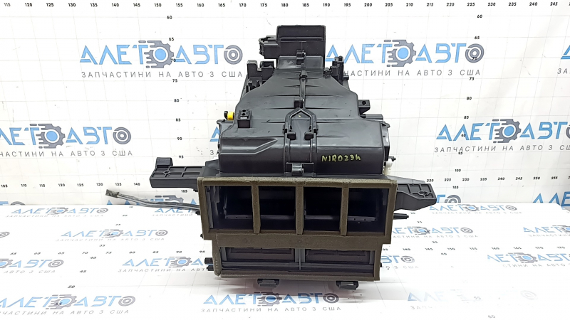 The bare heater housing of the Kia Niro 23-26 PHEV air conditioner for the rear row airflow