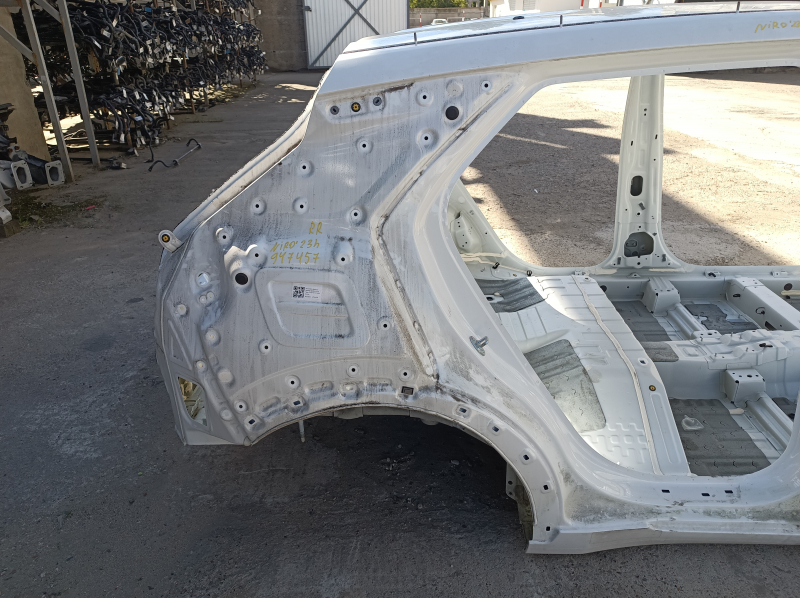 Kia Niro 23-26 rear right quarter wing on the body, white