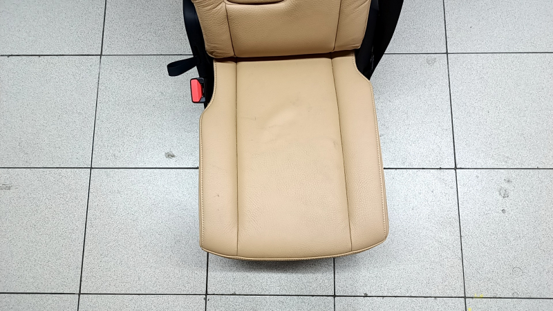 Volvo XC90 16-26 center rear seat, beige leather, for 3 rows, with belt and armrest