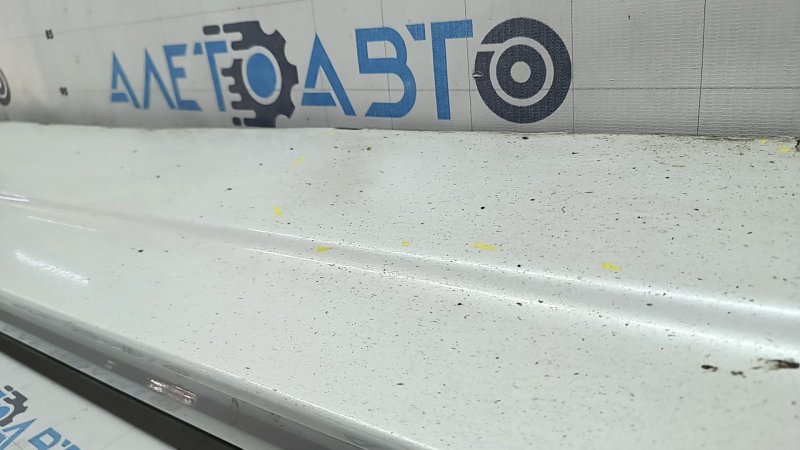 Left side sill for Volvo XC90 16-26 with seal, white, scratches, tears, broken mount