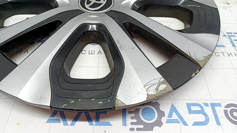 Wheel cap R15 Toyota Prius 50 Prime 17-19 ready for painting, cracked