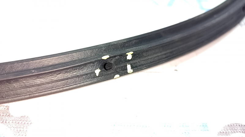 Honda Civic XI FE/FL 22-26 front right door seal, fasteners torn
