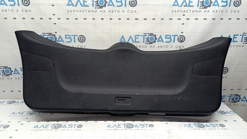 Kia Niro 17-22 black lower tailgate trim, scratches, scuffs, broken mount