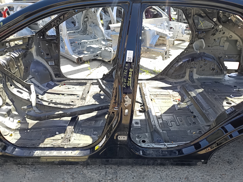 Left central body pillar Lexus RX350 RX450h 10-15 on the body