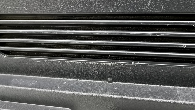 Left arch trim for Hyundai Santa FE 21-23, black, for subwoofer and speaker, Harman Kardon, broken mount, scratches, scuffs, crack