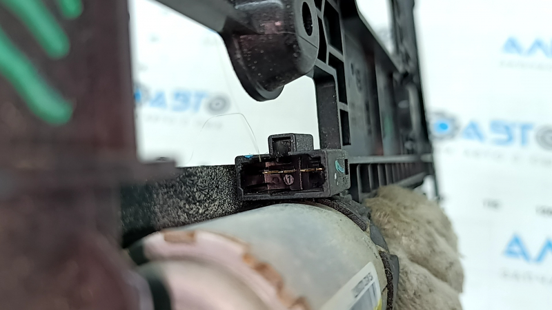Hyundai Santa FE 21-23 driver's seat longitudinal adjustment motor with bracket, for memory