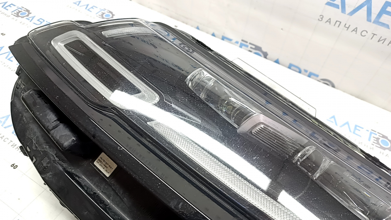 Left front headlight for Land Rover Range Rover Velar 20-20 LED, high beam, scratches, needs polishing
