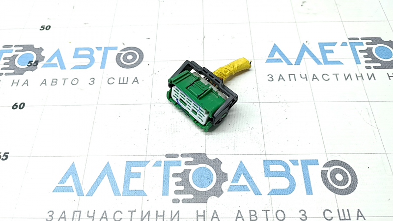 The green chip for the SRS airbag computer module of the Hyundai Santa FE 21-23