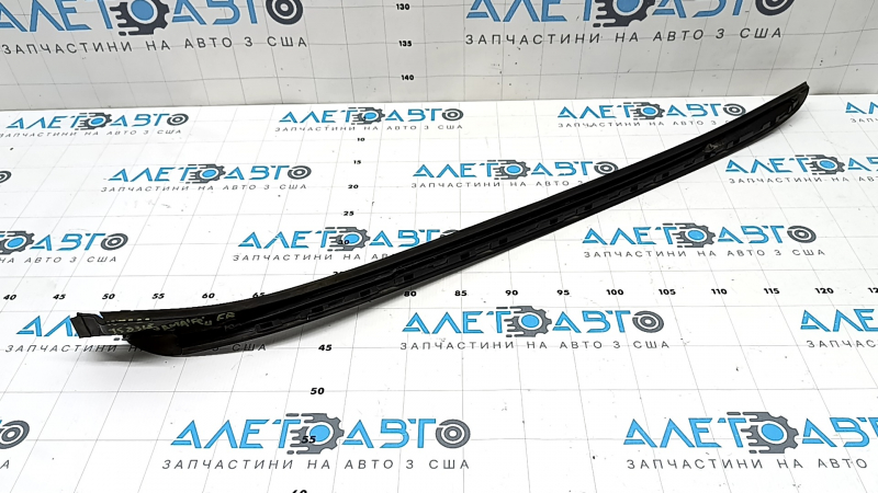 Right windshield molding for Hyundai Santa FE 19-23, gloss black, scratches, peeling seal, broken mount