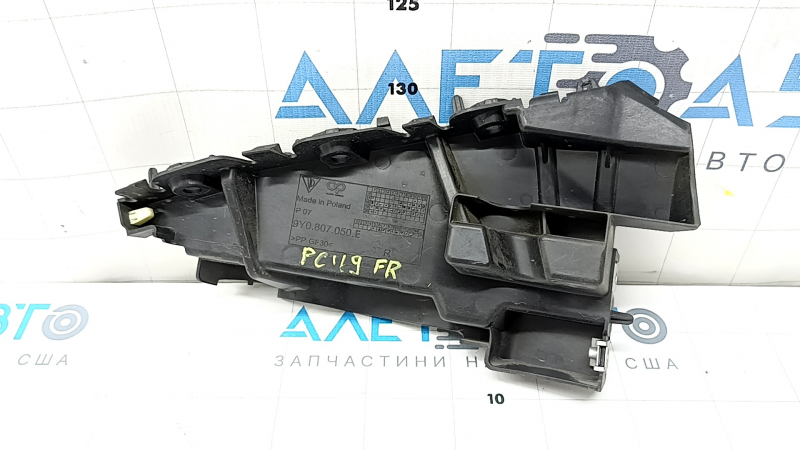 Front bumper mount for the right wing of a Porsche Cayenne 19-23 for a headlight with a Matrix beam