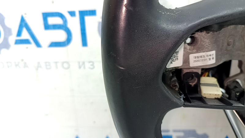 Naked steering wheel Hyundai Santa FE 21-23 black leather, heated, without buttons and paddles, scratches, worn