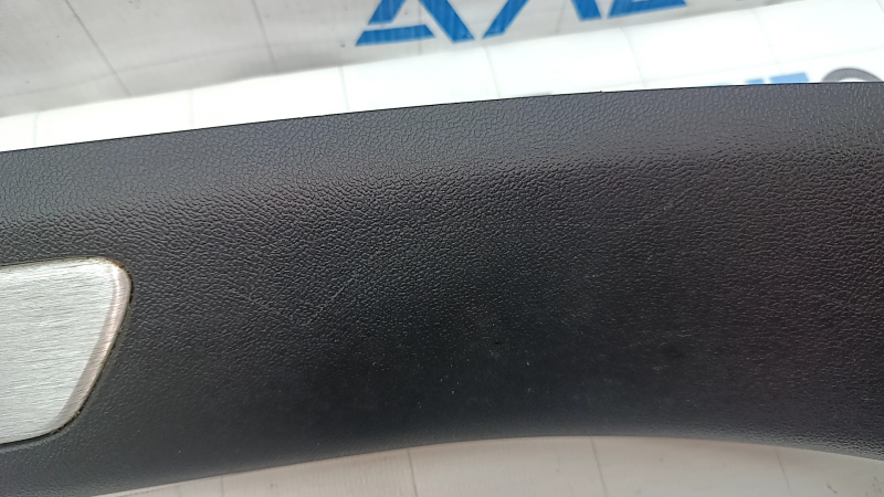 Right door sill trim for Porsche Cayenne 19-26, black, with Cayenne inserts, scratches