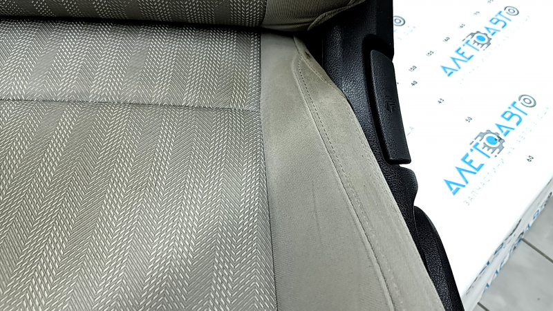 Kia Sportage 20-22 driver's seat without airbag, manual, gray fabric, LX, dry-cleanable, worn