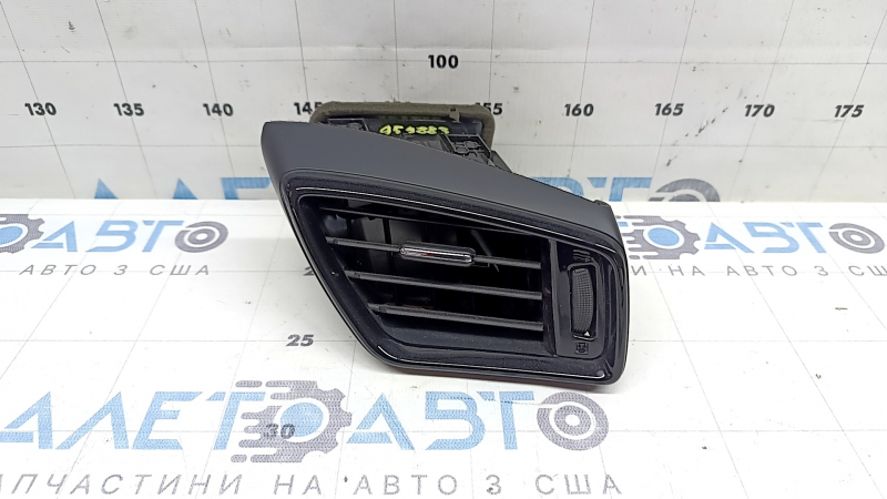 Right dashboard air vent deflector for Nissan Rogue Sport 17-21, black, scratched