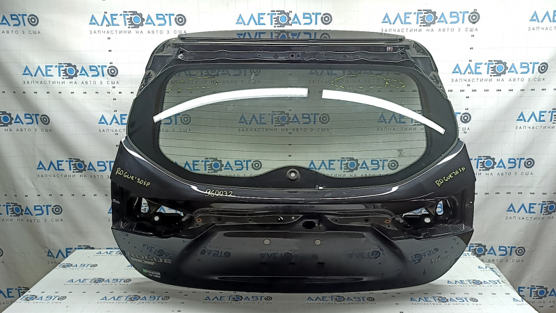 The trunk door is bare with glass, Nissan Rogue Sport 17-22 black G41, scratches on the glass.