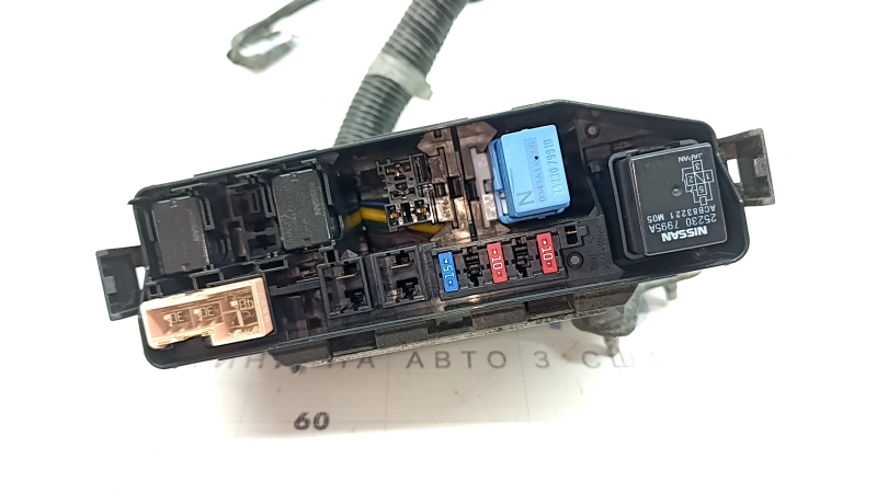 Fuse box left side Nissan Rogue Sport 17-19 complete with housing