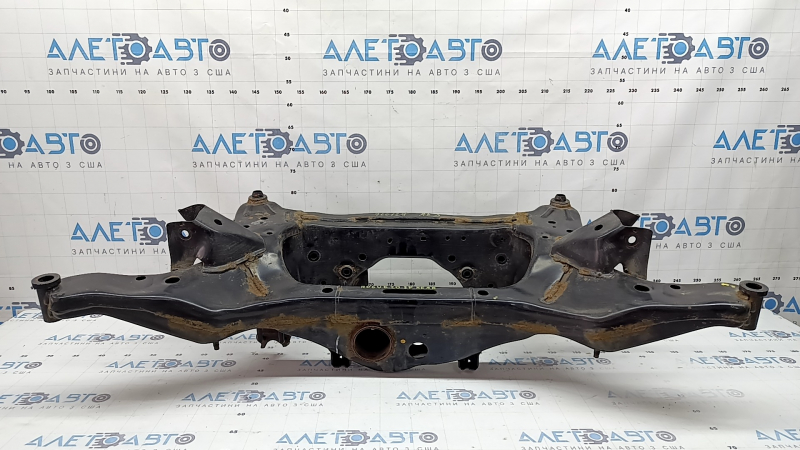 Rear subframe for a 17-22 Nissan Rogue Sport AWD, rusty