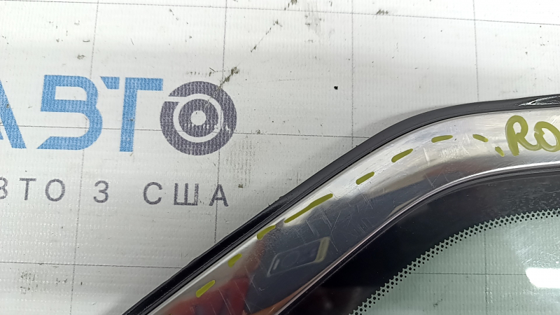 Rear right window with blind glass, Nissan Rogue Sport 17-22, scratches on chrome