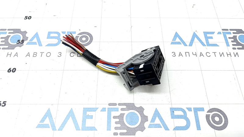 Kia Sportage 20-22 black underhood fuse box connector