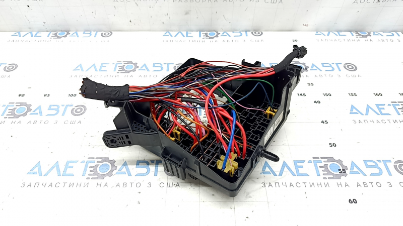 Kia Sportage 20-22 underhood fuse box without wiring