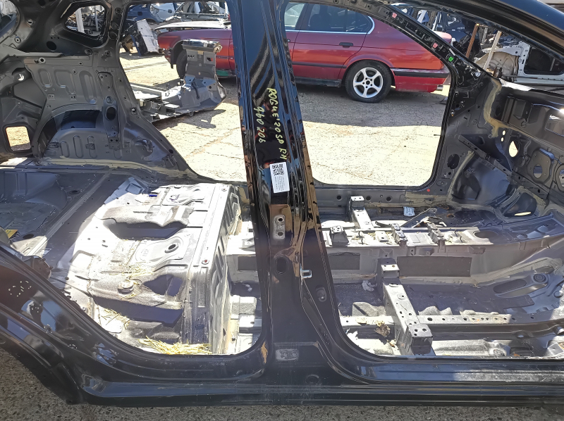 The central right body pillar of the Nissan Rogue Sport 17-21 on the body, bumpers