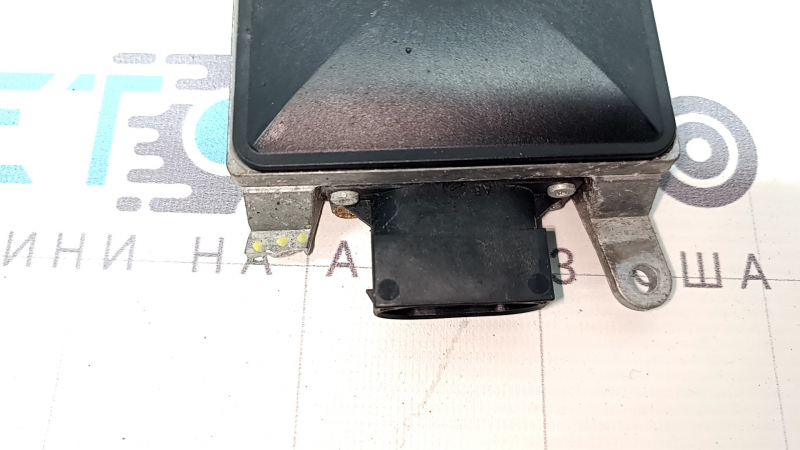 The Blind Spot Sensor (BSM) on the right side of the Audi A6 C7 (12-18) is broken.