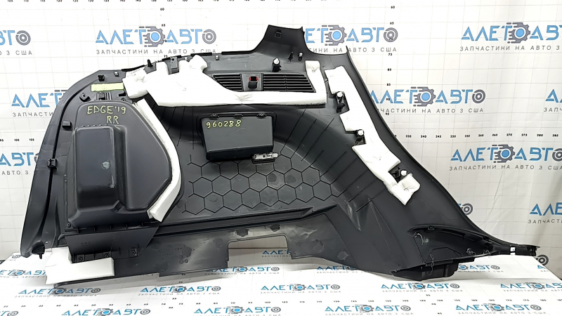 Right arch trim for Ford Edge 15-24, black, scratches, whitened plastic