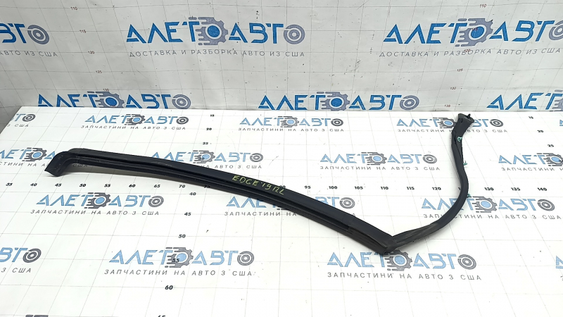 Ford Edge 15-24 rear left fender arch seal, broken fastening