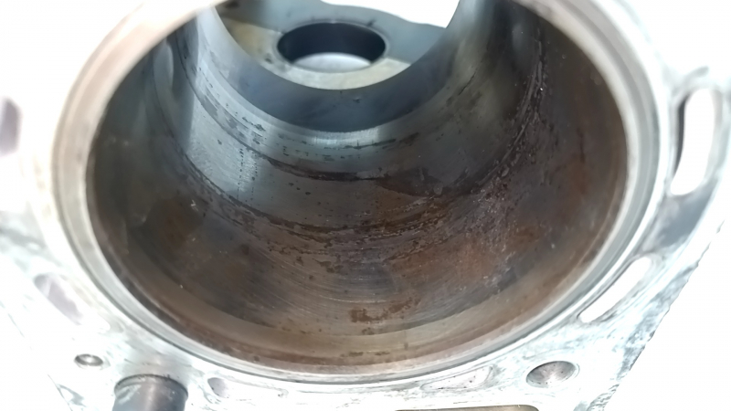 Bare cylinder block of Toyota Highlander 08-13 hybrid 3MZ-FE for boring, oil line is broken