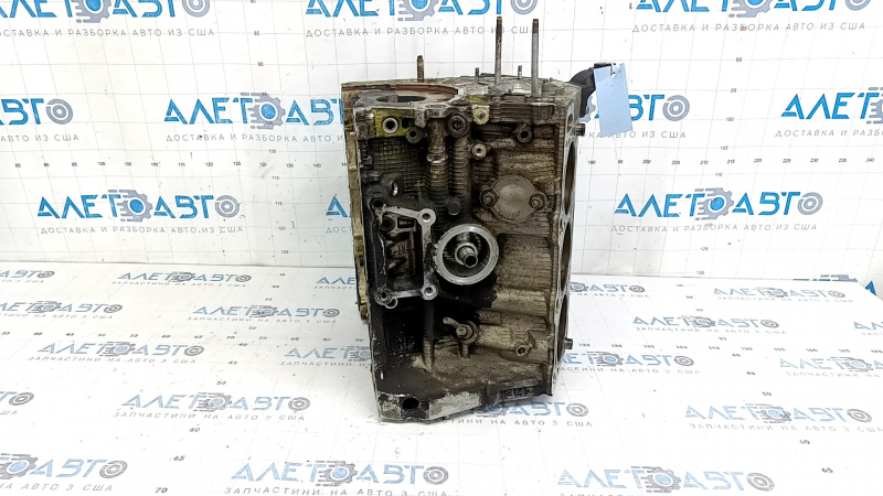Bare cylinder block of Toyota Highlander 08-13 hybrid 3MZ-FE for boring, oil line is broken