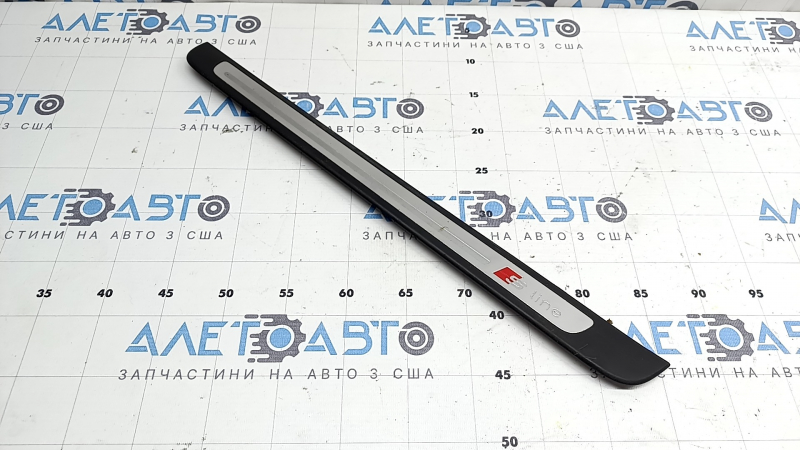 Audi A6 C7 12-18 S-line outer door sill trim, scratches, chrome corrosion