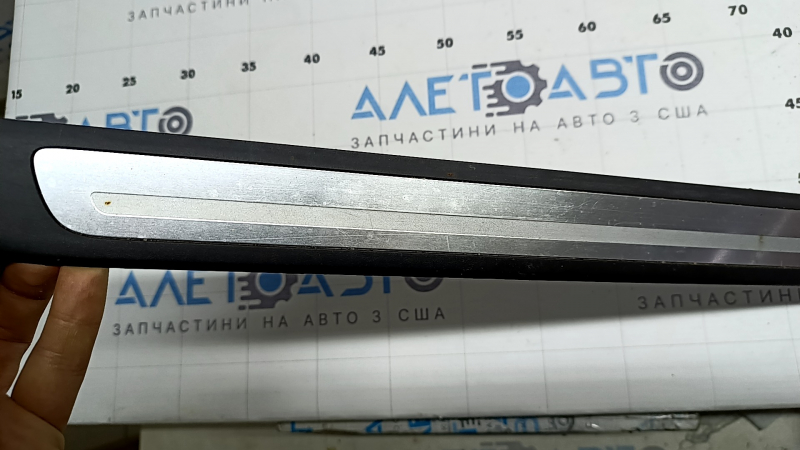 Audi A6 C7 12-18 S-line outer door sill trim, scratches, chrome corrosion
