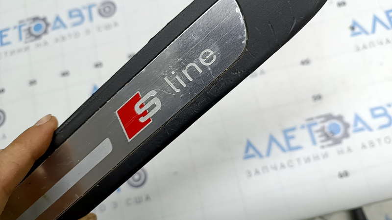 Audi A6 C7 12-18 S-line outer door sill trim, scratches, chrome corrosion