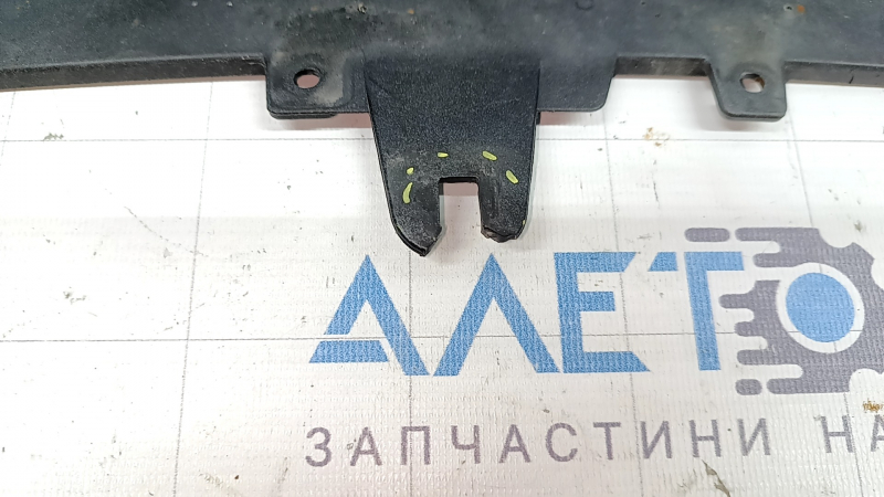 The rear bumper lip of the Audi A6 C7 16-18 restyling s-line is gray, scratches, cracked fasteners, broken fastener, chips