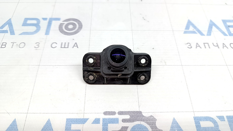 Hyundai Tucson 22-26 front view camera in the grille at 360 degrees, sand