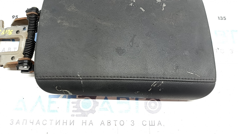 Hyundai Tucson 22-26 armrest, black leather, dry-cleanable