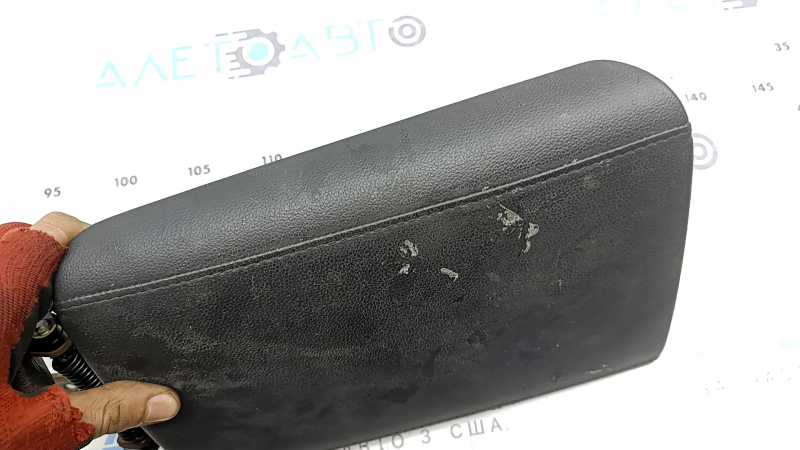 Hyundai Tucson 22-26 armrest, black leather, dry-cleanable