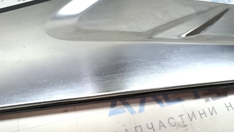 Left rear fender trim for Hyundai Tucson 22-26, matte chrome, broken fasteners, cracks in fasteners, scratches, melted filler