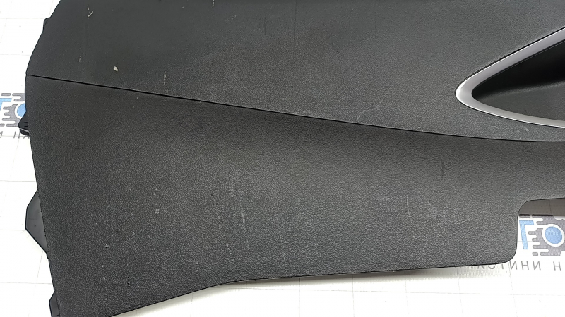 Right rear center console side trim for Hyundai Tucson 22-26, black with chrome, type 1, scratches